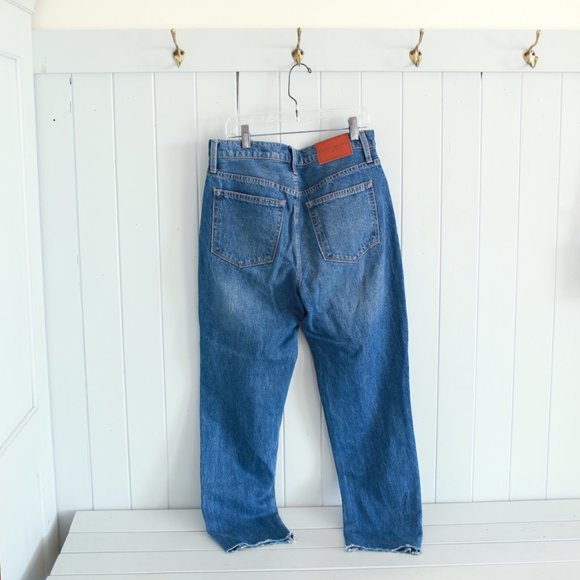 2/$25 Lucky Brand High Rise Mom Jean size 27 - Picture 3 of 5